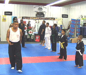 Guest Instructor Sifu Walker lectures on discipline